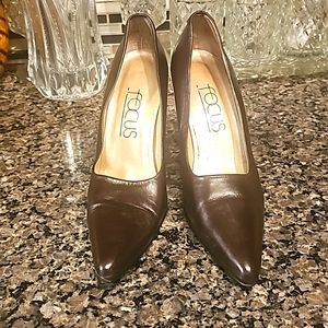 Focus Designer Leather Pumps, Sz 8, Brown, 3" Heel, Small Nick on Right Heel